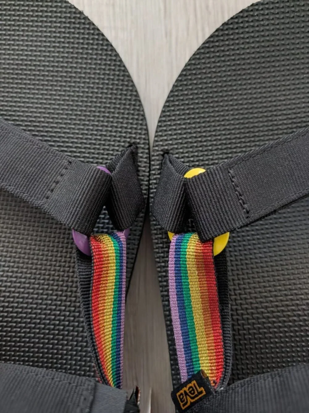 Teva Midform Pride Rainbow Men’s Size 10 Black Hiking Trail Sandals EU 43